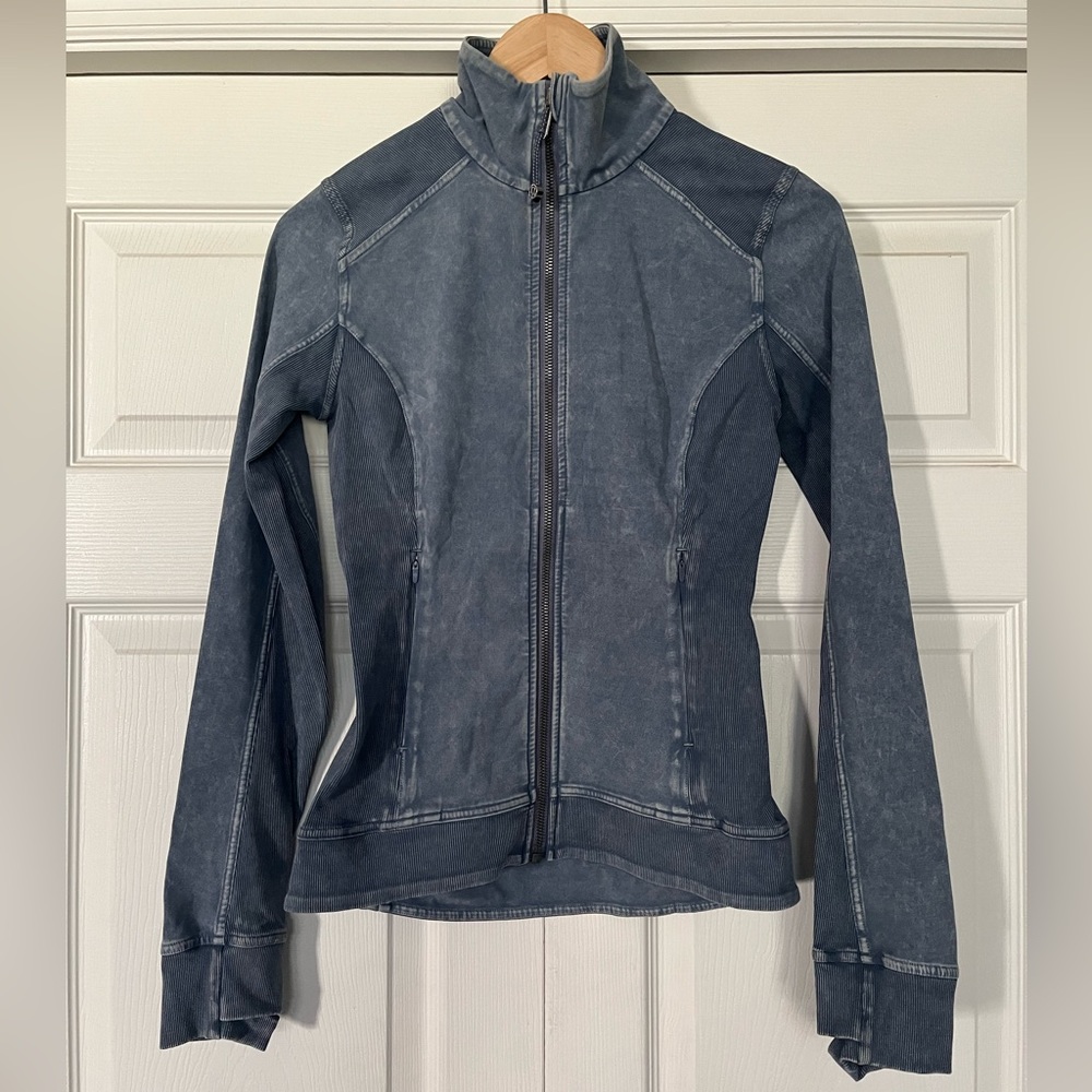 {Lululemon} Cut Class Jacket in Washed Moon Blue - Women's 4